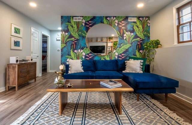 StayAwhile: SugarSkull Retreat- 2 min/Mass St!