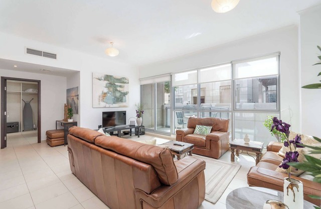 StayShort - Gorgeous 1 Bedroom in The Residence Tower 8 Perfect for 2