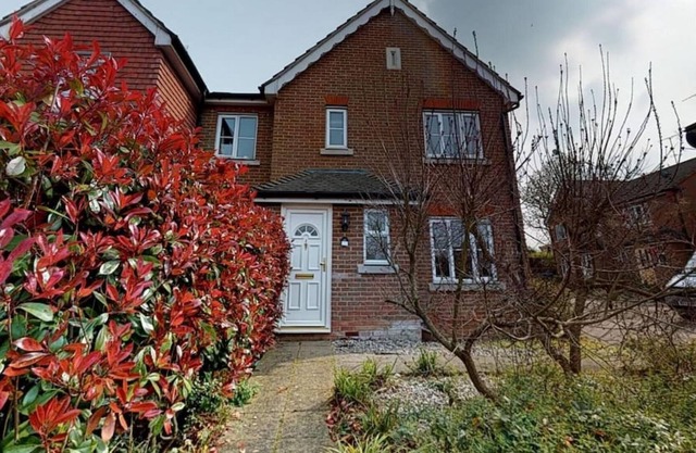 StayZo Oaklands Near Hatfield Town Centre