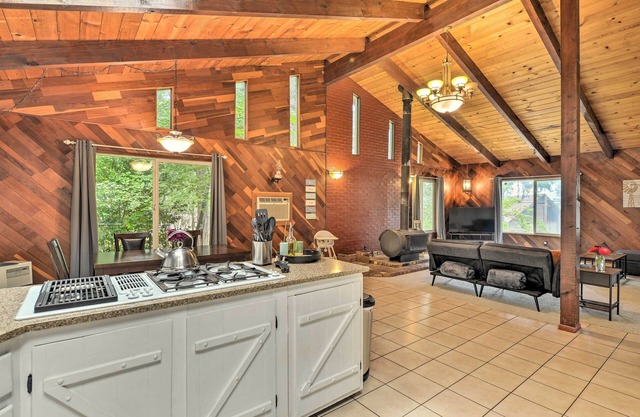 Step-free Hawkins Bar Home Near Trinity River