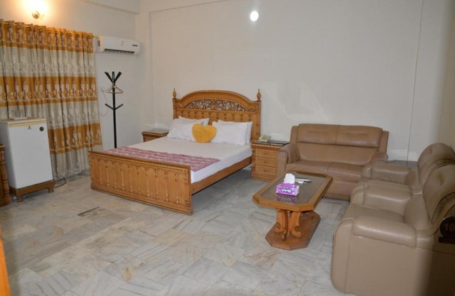 Step inn Hotel Sukkur