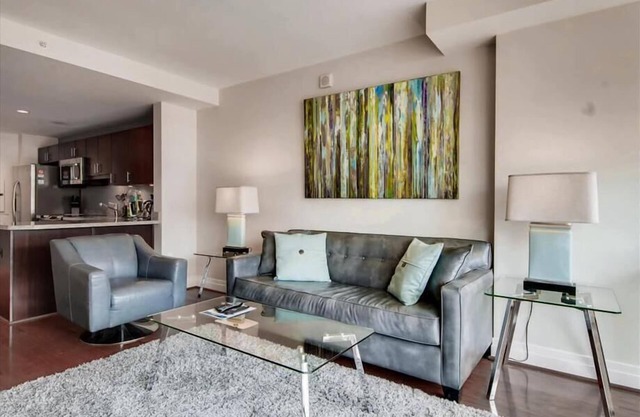 Steps from National Mall& White House | nr Foggy Bottom