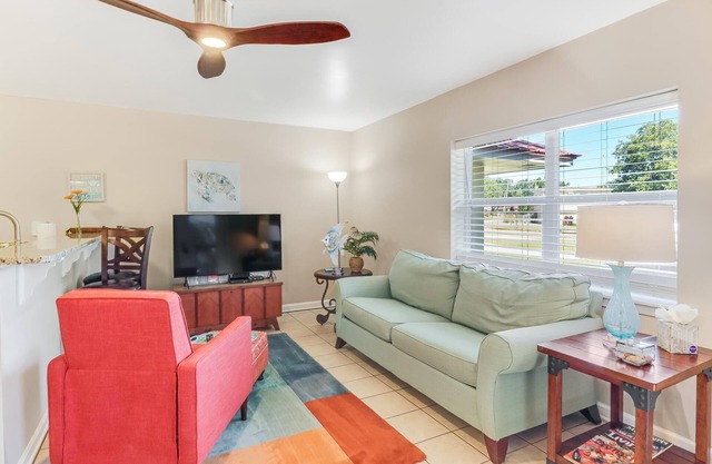 Steps to Beach, Short drive to Casinos, Coliseum, & all Biloxi's entertainment!