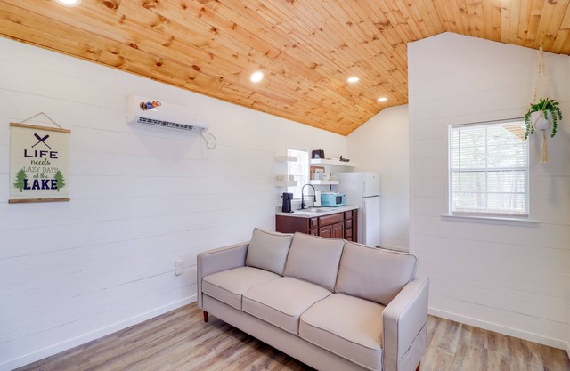 Steps to Greers Ferry Lake: Tumbling Shoals Cabin!