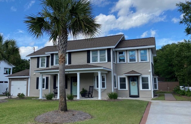 Steps to the beach! Isle of Palms escape!
