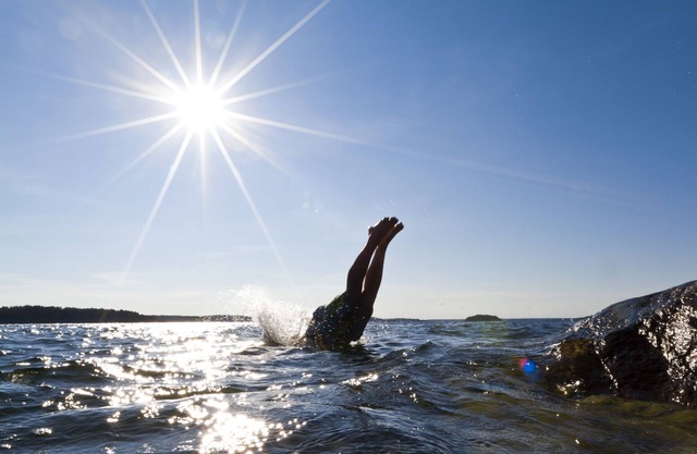 Stockholm archipelago with pool, boat & bikes