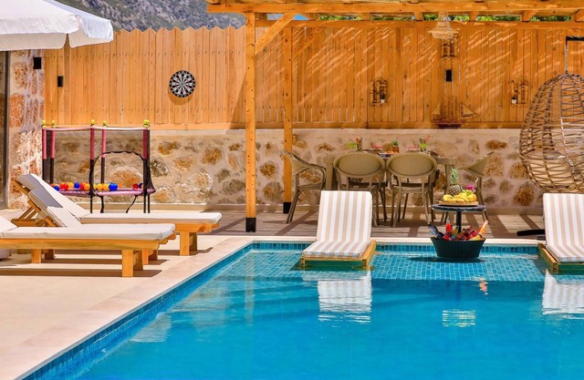 Stone architecture villa for 5 people with sauna and jacuzzi in nature