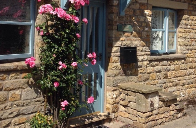Stone-Built, Cosy Cottage with New Bathroom, Log Burning Stove, Magnificent View