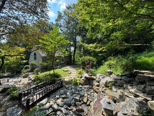 Stone Leaf Farm Private Nature Retreat with Pool, Waterfalls, Orchards & Gardens