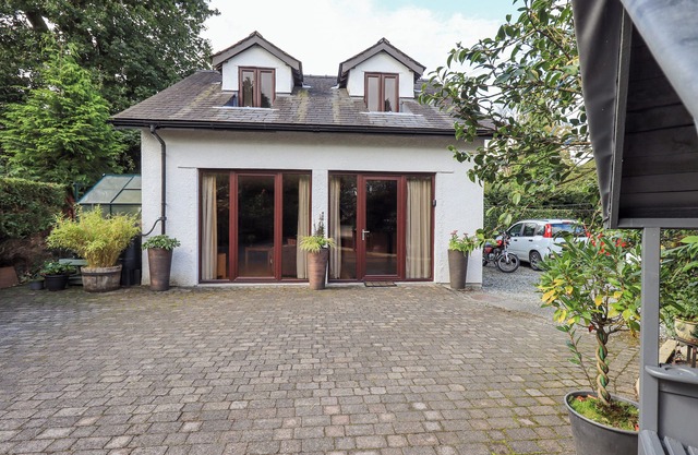 STONEGARTH MEWS, romantic, luxury holiday cottage in Grasmere