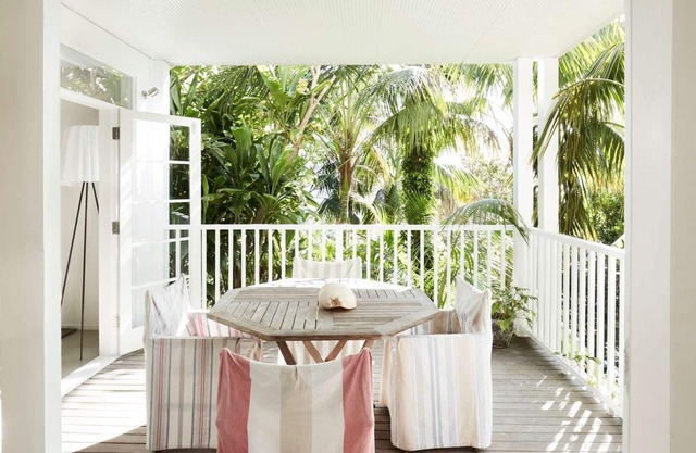 Stonehouse Garden Apartment by Contemporary Hotels