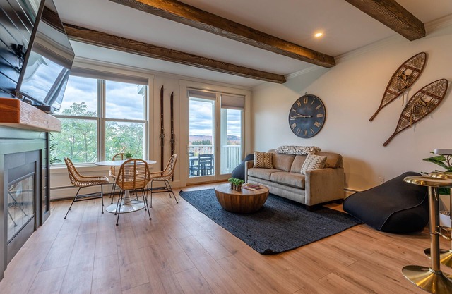 Stratton Mtn Studio | Renovated | Walk to Lifts