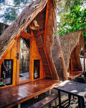 Straw Huts Liwliwa