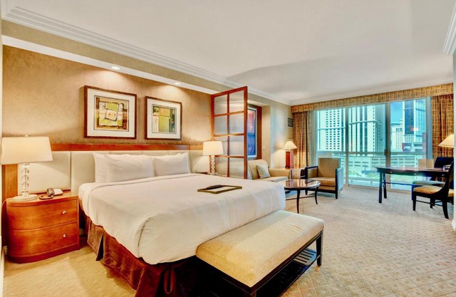 Strip View Balcony Suites - No Resort Fee !