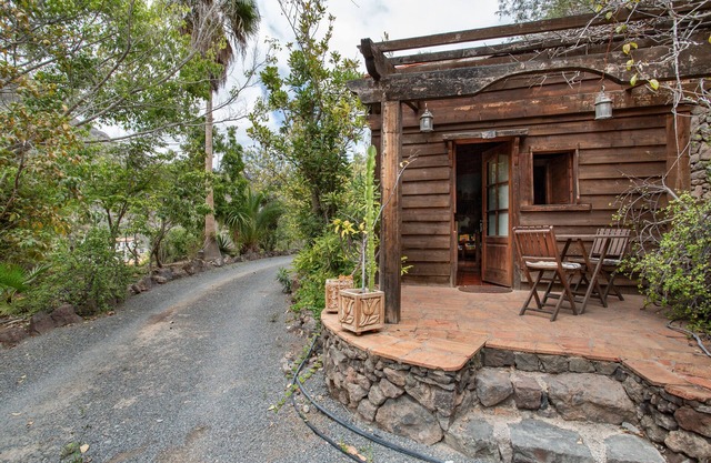 'Studio Cuba' with Shared Pool, Shared Terrace and Wi-Fi