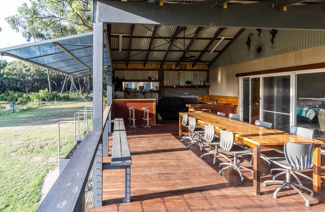 Studio 165/Hidden Gem on 50 Acres with Bay views