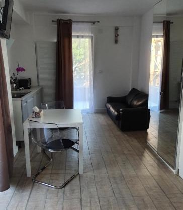 Studio 21