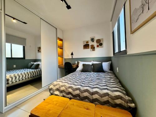 Studio 305 with panoramic pool - close to USP