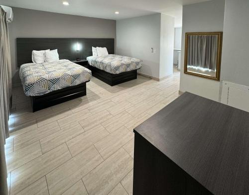 Studio 6-Englewood, FL