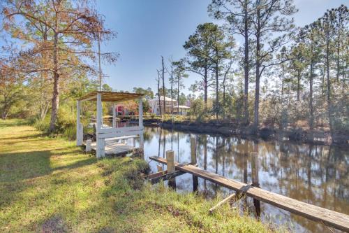 Studio about 5 Mi to Waveland Beach and Pier!
