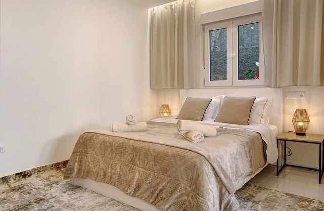 Studio Apartment '02' with Shared Garden and Wi-Fi