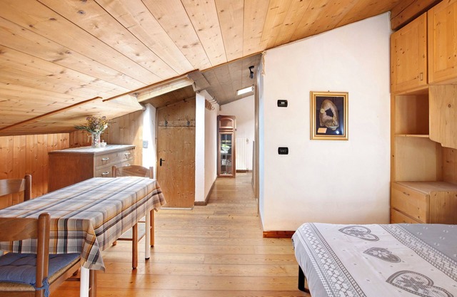 Studio Apartment 'Premesan 2' with Mountain View and Wi-Fi