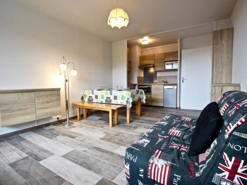 Studio-cabine 4/5 pers. avec balcon sud, proche pistes et commerces, Chamrousse 1650 - FR-1-340-55
