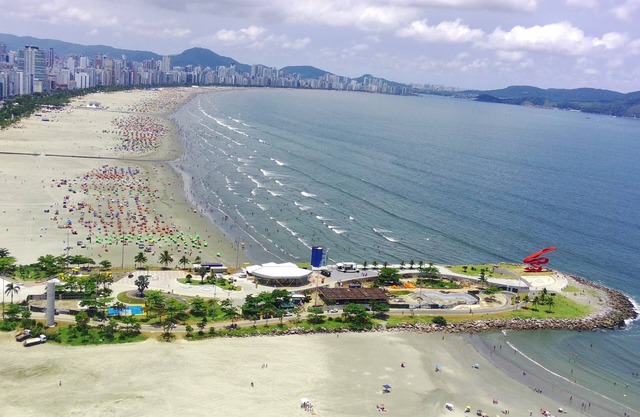 Studio Confortável a Beira mar com Cozinha Completa e Estacionamento Privativo