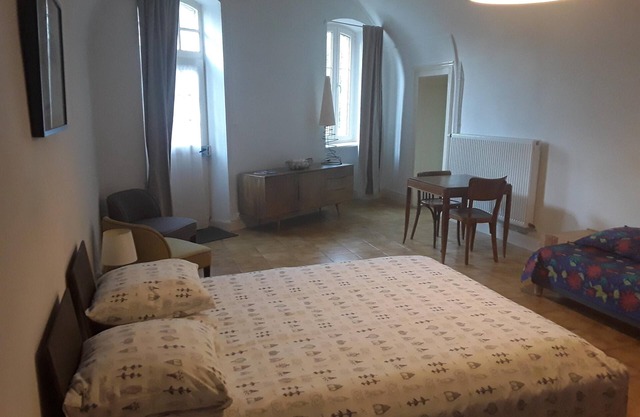 Studio de 35m2 Dans le Corps de Ferme du Château, Avec Accès au Parc de 100ha