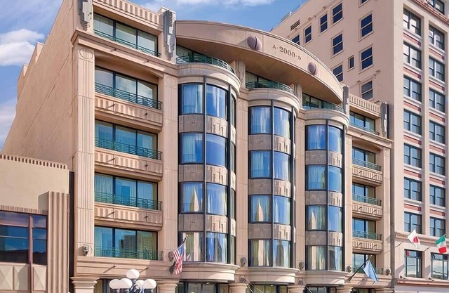 Studio Deluxe Condo Theme Parks & Gaslamp Quarter