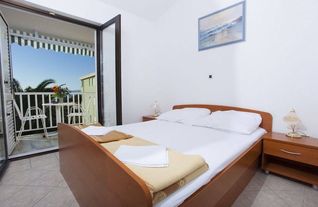 Studio flat with balcony Promajna, Makarska (AS-23179-a)