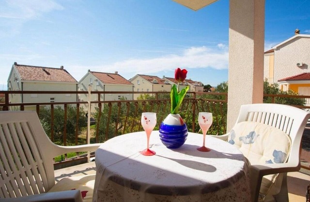 Studio flat with terrace Promajna, Makarska (AS-20785-c)