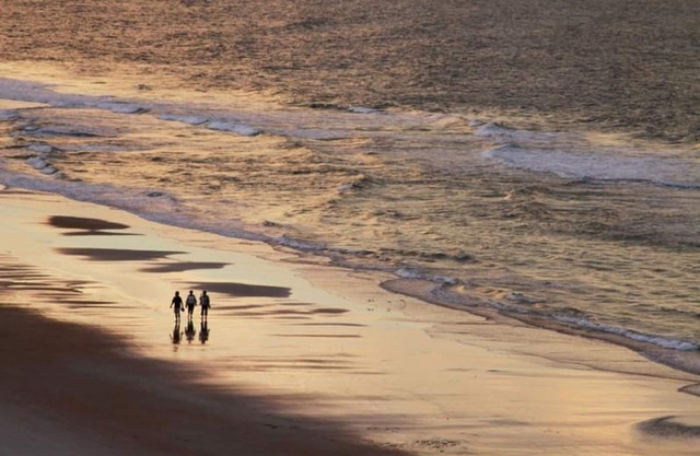 STUDIO FOR 2~ BEACH FRONT RESORT~AMAZING VIEWS~PIER FISHING BOATING POOLS & MORE