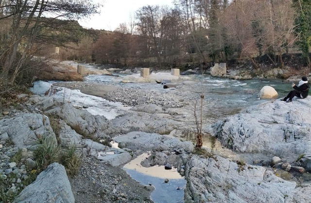 Studio Agréable et Confortable. Climatisation, Wi fi, Cuisine. Télé