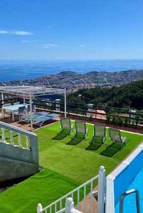 Studio Geek Villa - Open Space - 5m from 5 top attractions - Pool all year round, Dining Pergola, Barbecue - Funchal Matrix Holiday Home