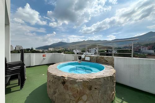 Studio in the Flora jacuzzi406