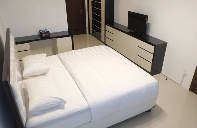 Studio Room At St. Moritz Presidential Puri By Travelio - Jakarta