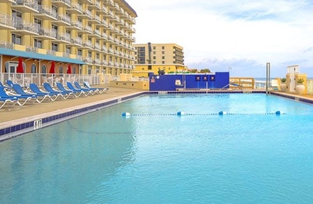 Studio Street View, Luxury Condo, Ormand Beach, Florida 3673987