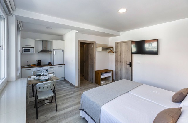 Studio view square cabo da vila downtown Muxia