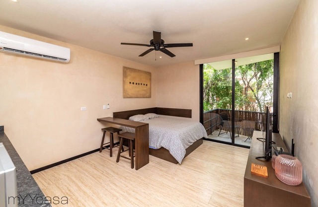 Studio w/pool and Garden