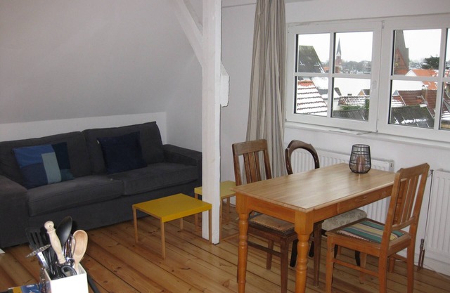 Studio with panoramic view, centrally located in d. Old town, quiet location with WLAN