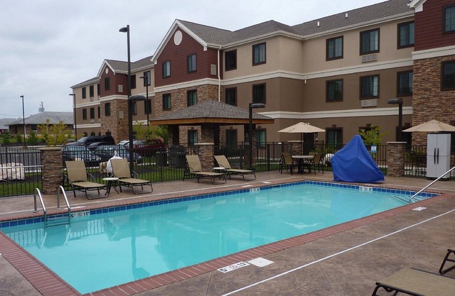 Studio Within Walking Distance to Knicely Conference Center | Free Daily Breakfast!