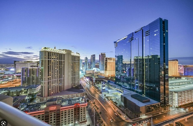 STUDIO25 @ MGM Signature F1 Race VIEW BALCONY HIGH FLOOR