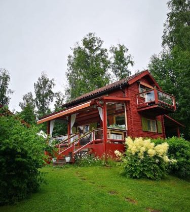 Stuga i Rättvik med utsikt över Siljan