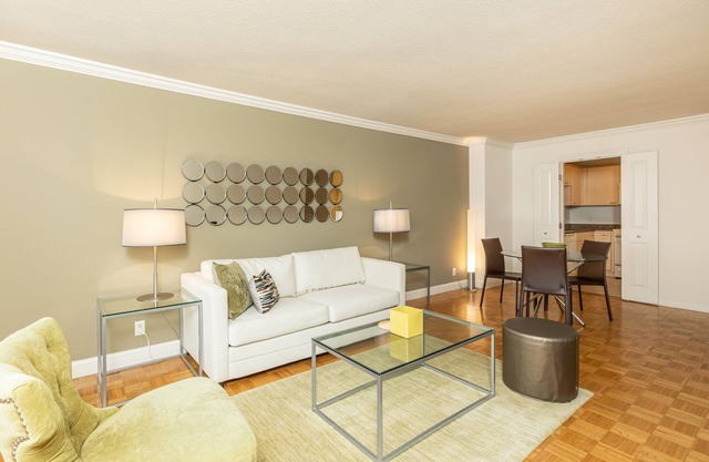 Stunning 1 Bedroom in Luxury High Rise with Views