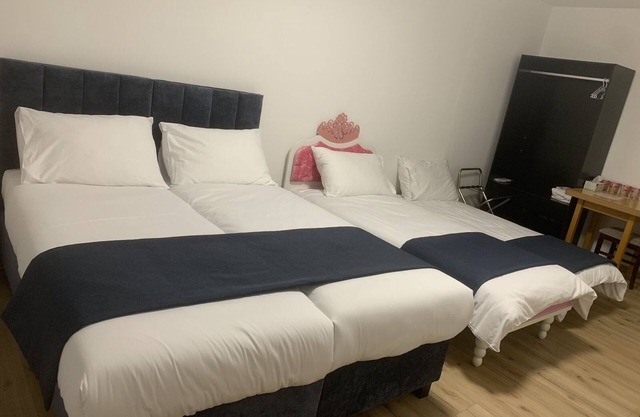 Stunning 2-Bed Apartment in Praha 4