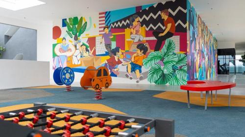 Stunning 2BR with Infinity Pool & City Views