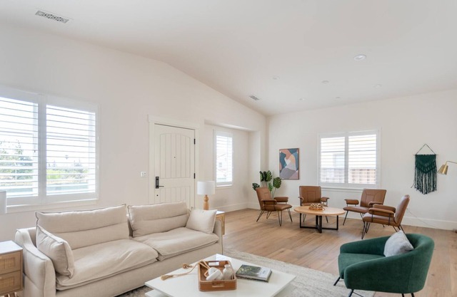 Stunning 4BR House in Fremont