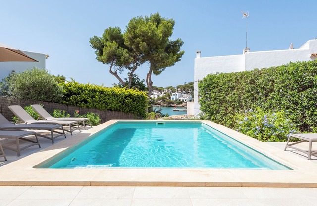 Stunning 5 Bedroom Luxury Villa with Heated Pool overlooking Cala d'Or Estuary
