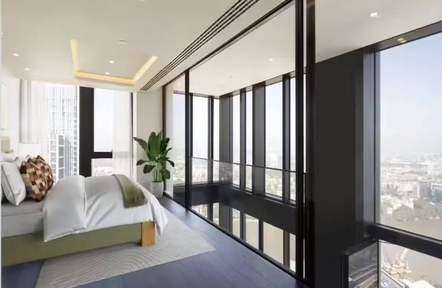 Stunning 5B Penthouse Views London - 1of2 -